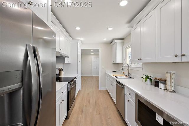 32430 Nottingham Knolls, Farmington Hills, MI 48334