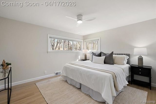 32430 Nottingham Knolls, Farmington Hills, MI 48334