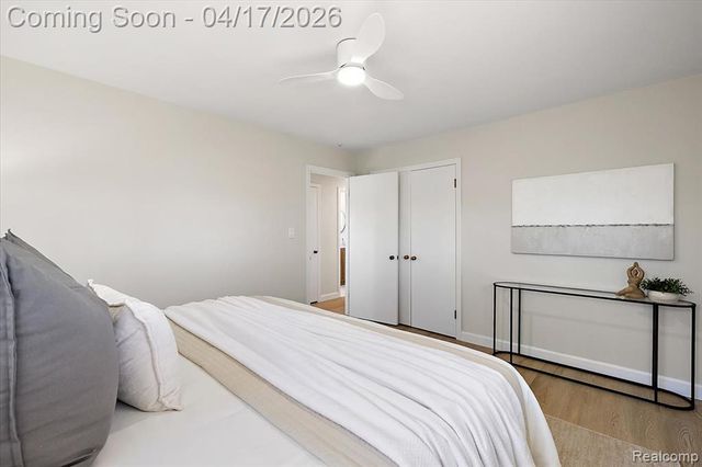 32430 Nottingham Knolls, Farmington Hills, MI 48334