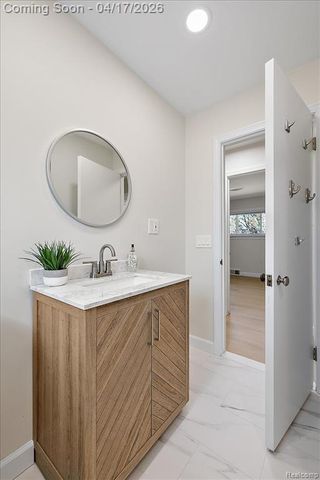 32430 Nottingham Knolls, Farmington Hills, MI 48334