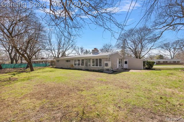 32430 Nottingham Knolls, Farmington Hills, MI 48334