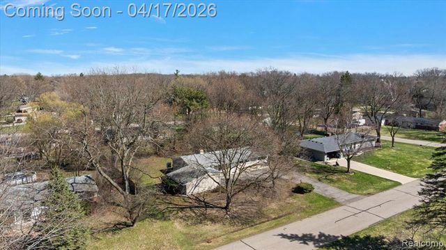 32430 Nottingham Knolls, Farmington Hills, MI 48334