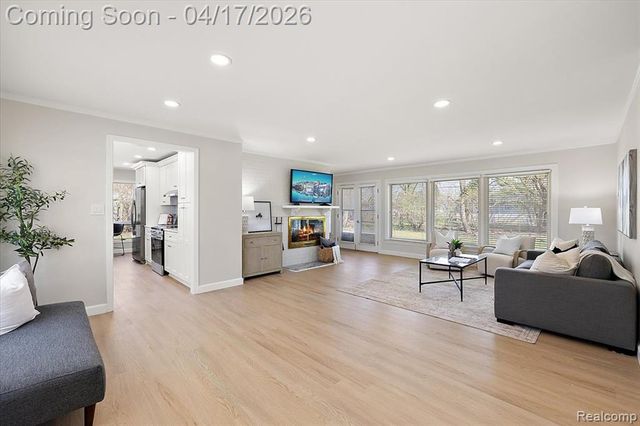 32430 Nottingham Knolls, Farmington Hills, MI 48334