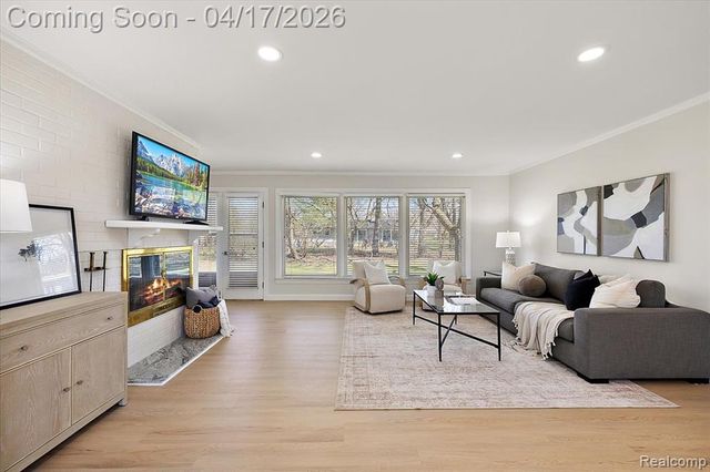 32430 Nottingham Knolls, Farmington Hills, MI 48334