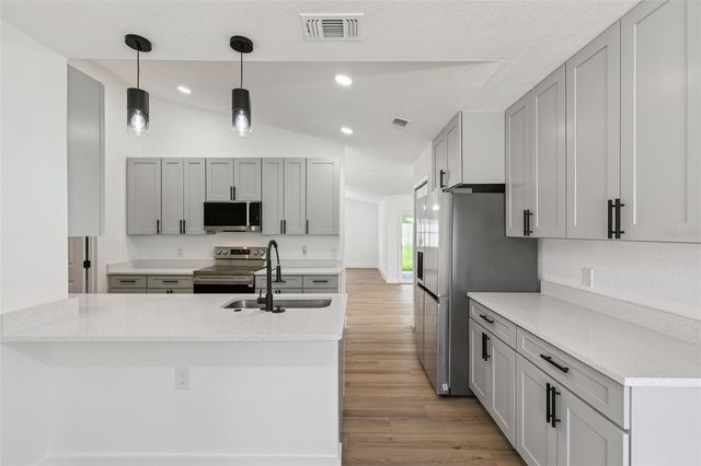 9007 NOTCHWOOD COURT, Orlando, FL 32825