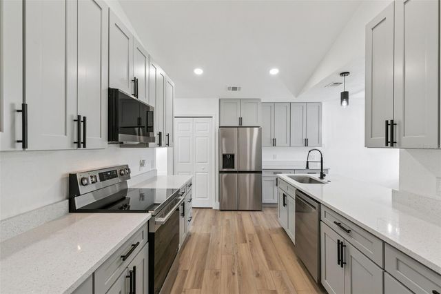 9007 NOTCHWOOD COURT, Orlando, FL 32825