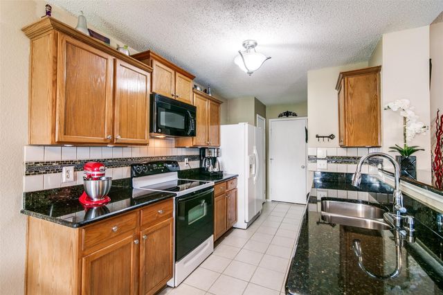 204 Lochwood Drive, Wylie, TX 75098