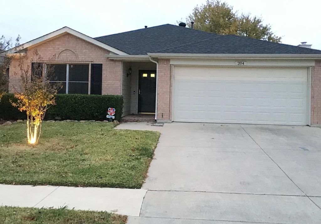 204 Lochwood Drive, Wylie, TX 75098