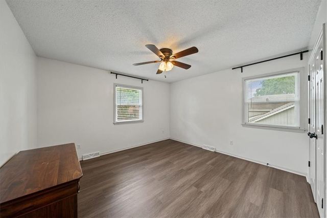 901 NW Springwood Drive, Blue Springs, MO 64015
