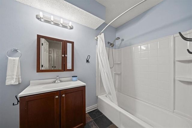 901 NW Springwood Drive, Blue Springs, MO 64015