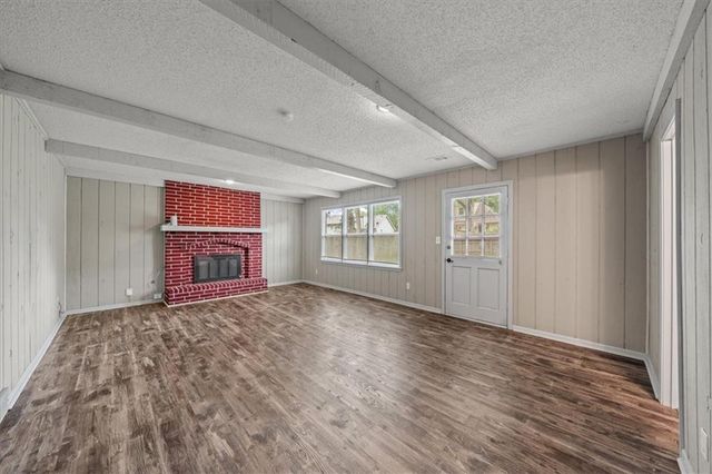 901 NW Springwood Drive, Blue Springs, MO 64015