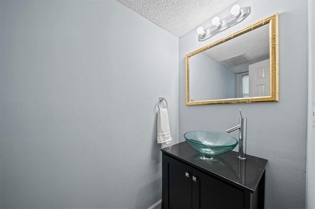901 NW Springwood Drive, Blue Springs, MO 64015