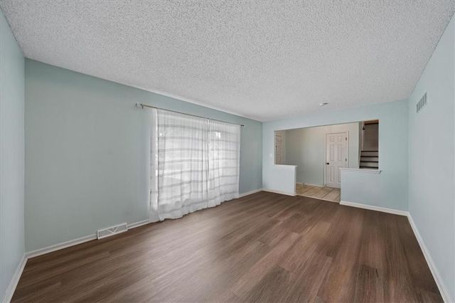 901 NW Springwood Drive, Blue Springs, MO 64015