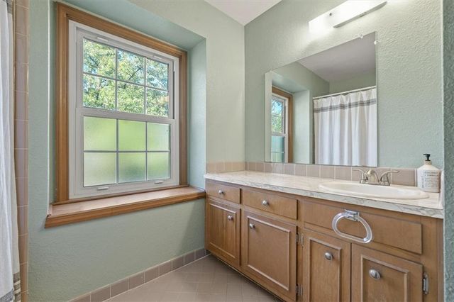 10439 Indiana Avenue, Kansas City, MO 64137