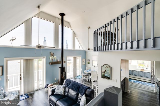 40 MIRROR LAKE RD, Tuckerton, NJ 08087