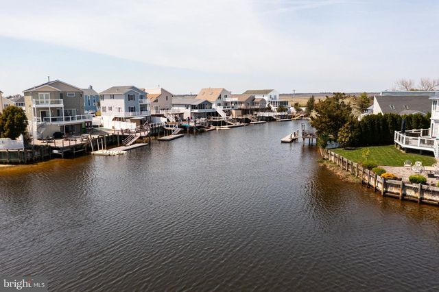 40 MIRROR LAKE RD, Tuckerton, NJ 08087