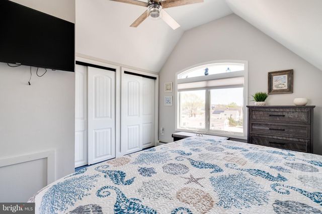40 MIRROR LAKE RD, Tuckerton, NJ 08087