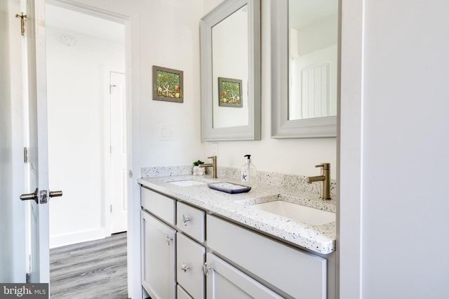 40 MIRROR LAKE RD, Tuckerton, NJ 08087