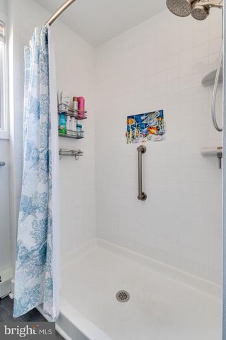 40 MIRROR LAKE RD, Tuckerton, NJ 08087