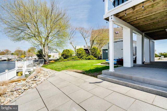 40 MIRROR LAKE RD, Tuckerton, NJ 08087