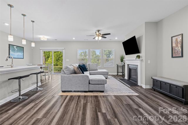 14830 Batteliere Drive, Charlotte, NC 28278
