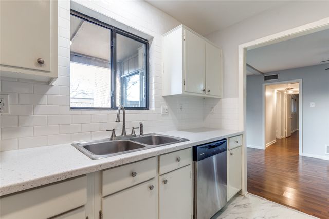 2803 Rio Branco Street 101J, Farmers Branch, TX 75234