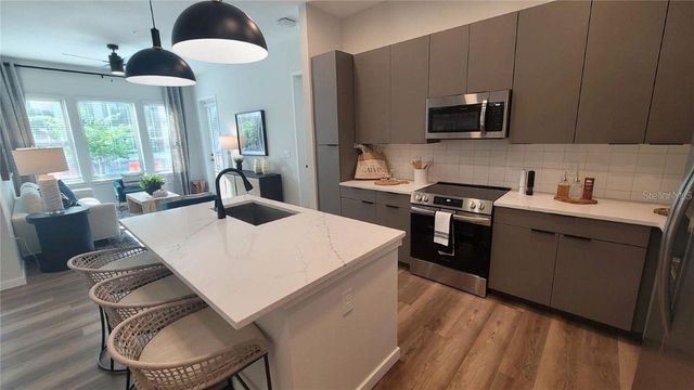 10215 ESTUARY LAKES DRIVE 220, Tampa, FL 33619