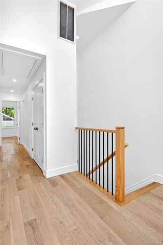 37 Corchaug Avenue B, Port Washington, NY 11050