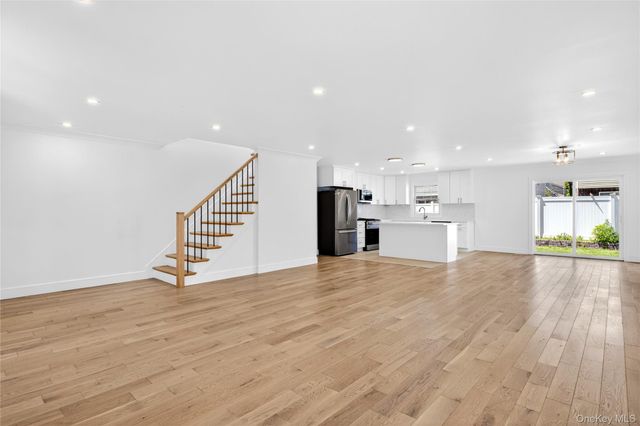 37 Corchaug Avenue B, Port Washington, NY 11050