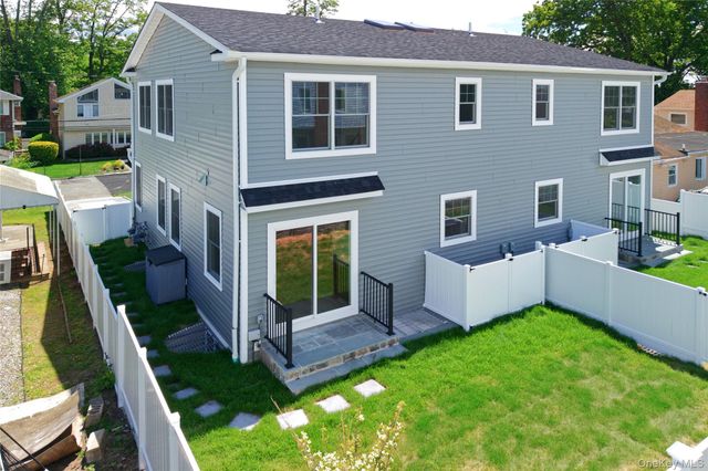 37 Corchaug Avenue B, Port Washington, NY 11050