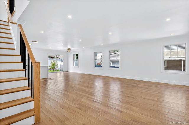 37 Corchaug Avenue B, Port Washington, NY 11050