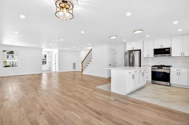 37 Corchaug Avenue B, Port Washington, NY 11050