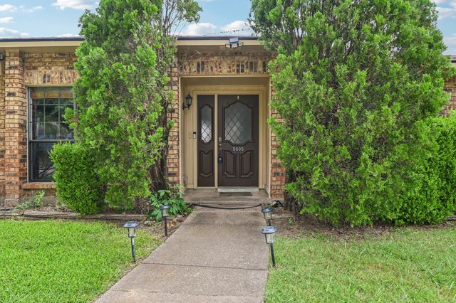 5605 Blair Oaks Drive, The Colony, TX 75056