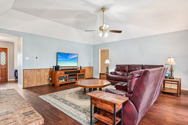 5605 Blair Oaks Drive, The Colony, TX 75056