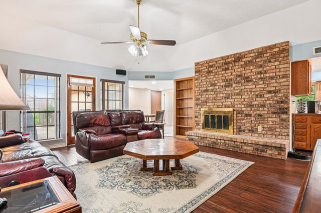5605 Blair Oaks Drive, The Colony, TX 75056