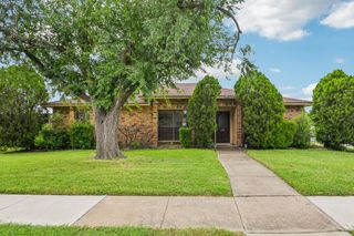 5605 Blair Oaks Drive, The Colony, TX 75056