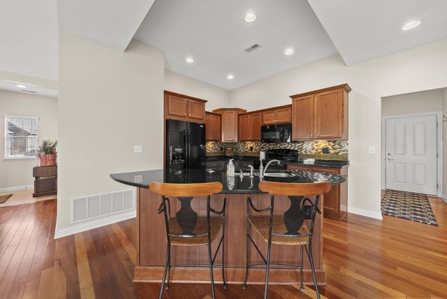 7055 Falls View Circle, Delaware, OH 43015