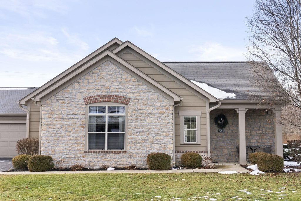 7055 Falls View Circle, Delaware, OH 43015