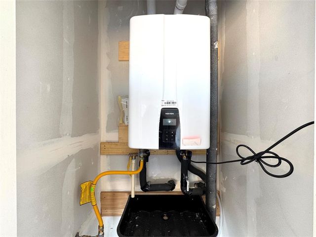 9328 NW 143rd Street, Yukon, OK 73099