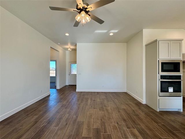 9328 NW 143rd Street, Yukon, OK 73099