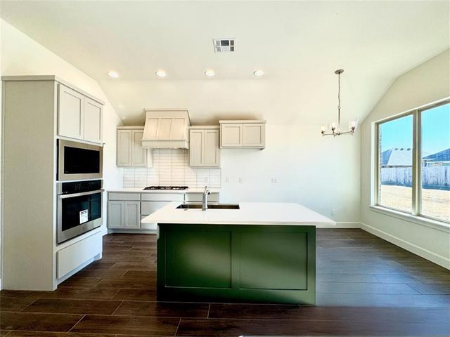 9328 NW 143rd Street, Yukon, OK 73099