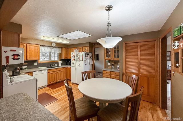 2806 Lake Park Way, Longmont, CO 80503