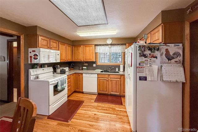 2806 Lake Park Way, Longmont, CO 80503