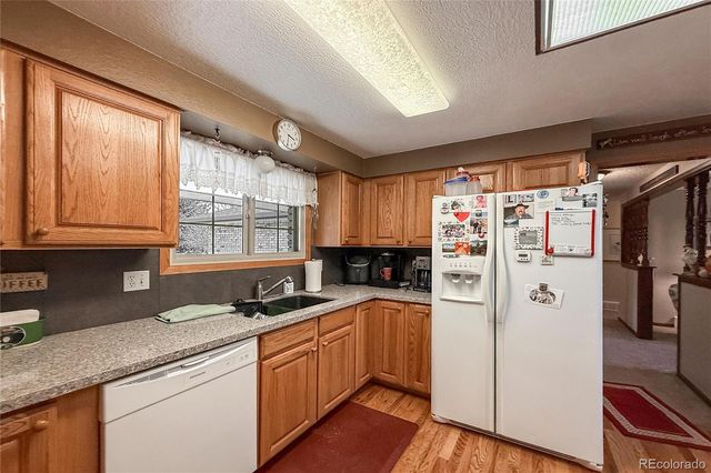 2806 Lake Park Way, Longmont, CO 80503