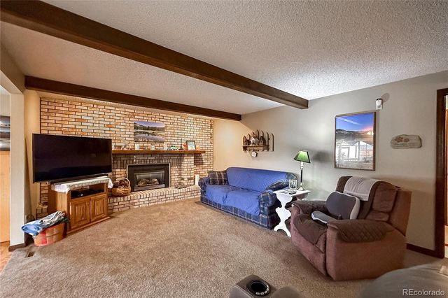2806 Lake Park Way, Longmont, CO 80503