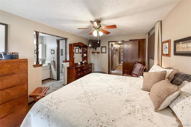 2806 Lake Park Way, Longmont, CO 80503
