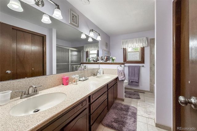 2806 Lake Park Way, Longmont, CO 80503
