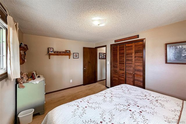 2806 Lake Park Way, Longmont, CO 80503