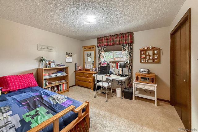2806 Lake Park Way, Longmont, CO 80503