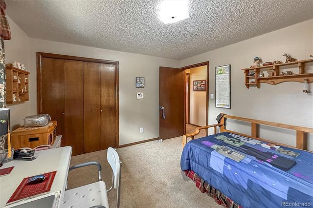 2806 Lake Park Way, Longmont, CO 80503